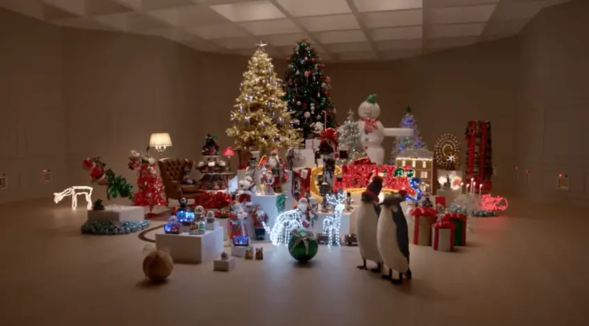 screen-shot cat christmas tree