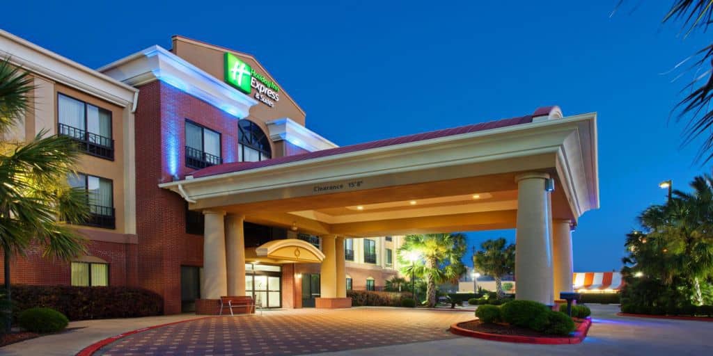 holiday-inn-express-and-suites-wharton-4563041923-2×1